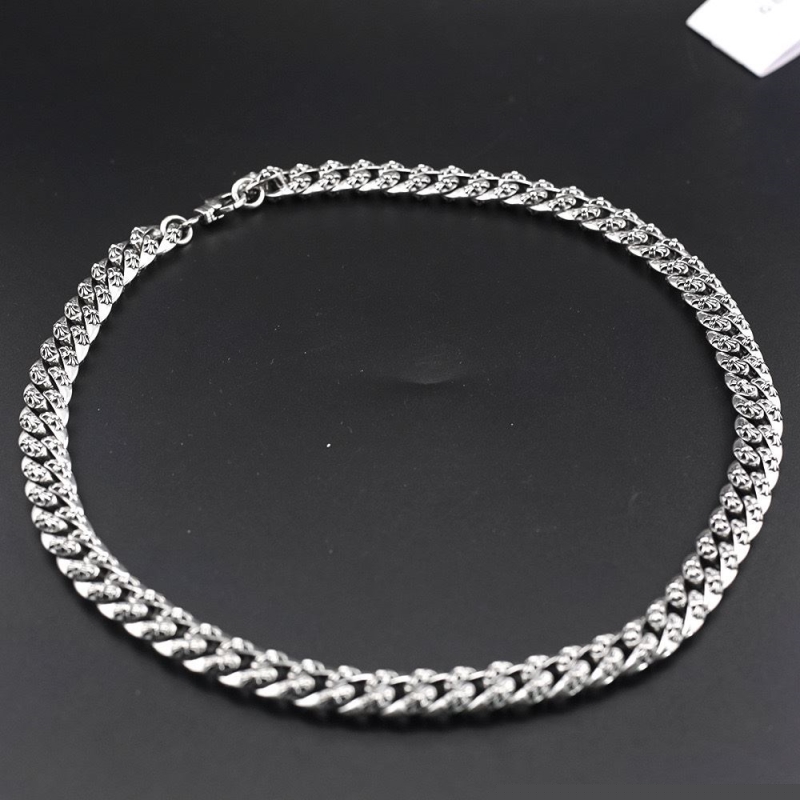 Ch**me He**ts necklaces